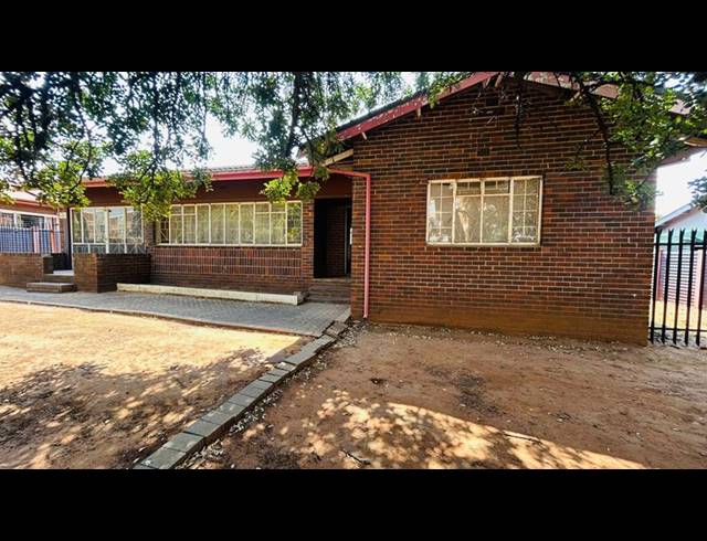 3 BEDROOM HOUSE FOR SALE IN PRETORIA WEST